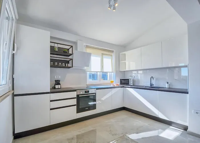 Apartments Macuka- New And Luxury, Near Beach