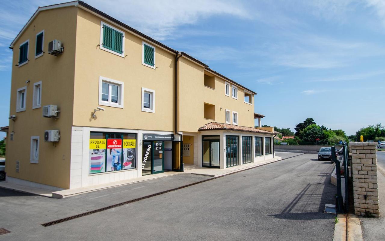 Macuka- New And Luxury, Near Beach Apartment Banjole