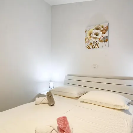 Apartments Macuka- New And Luxury, Near Beach Banjole Exterior photo